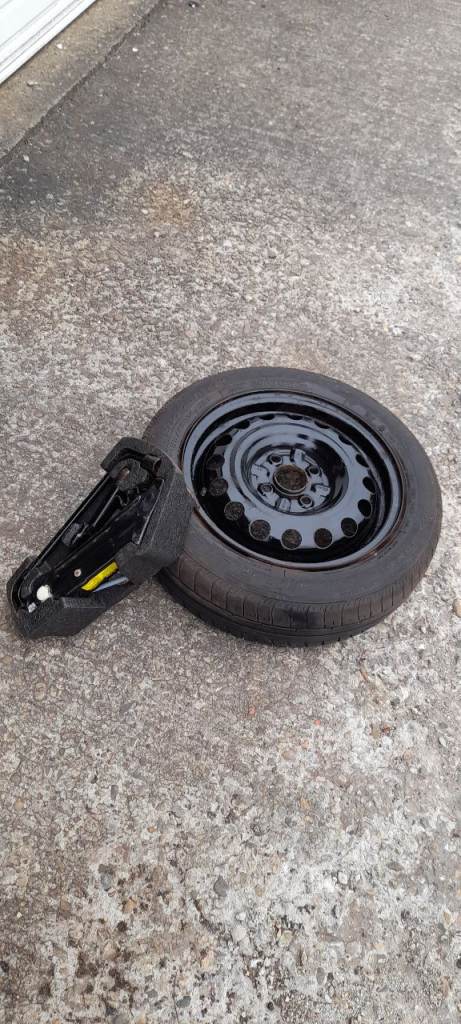 Toyota aygo citroen cl Peugeot 107 wheel + jack 