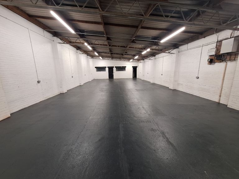 Secure warehouse central Portsmouth approx 2000sqft