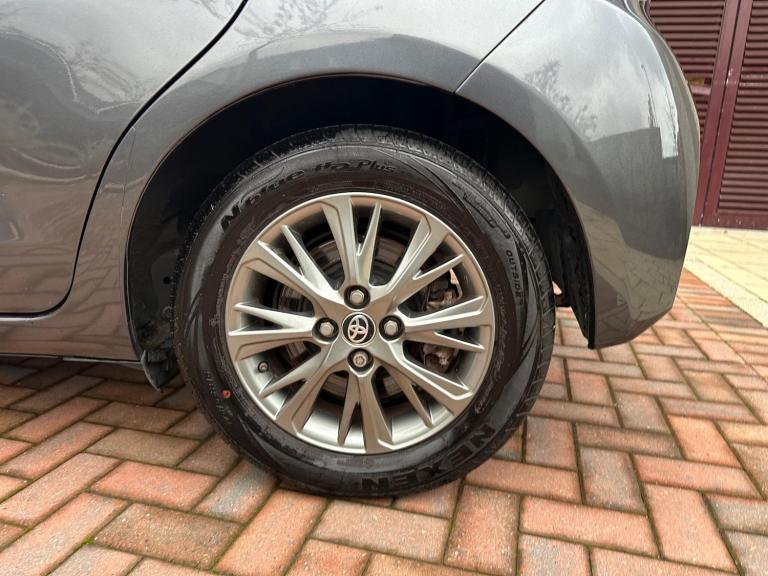 2017 Toyota Yaris 1.5 VVT-h Icon E-CVT Euro 6 (s/s) 5dr HATCHBACK Petrol/Electric Hybrid Automatic