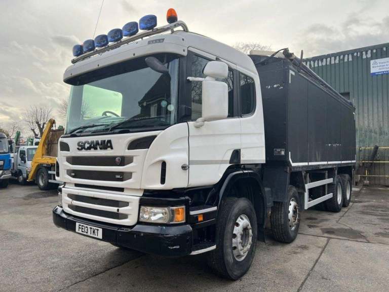 2013 SCANIA P400 8X4 TIPPER