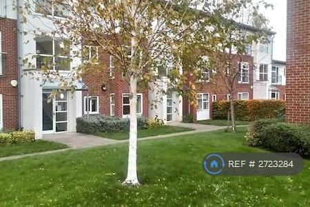 2 bedroom flat in Tandem Place, York, YO10 (2 bed) (#2723284)
