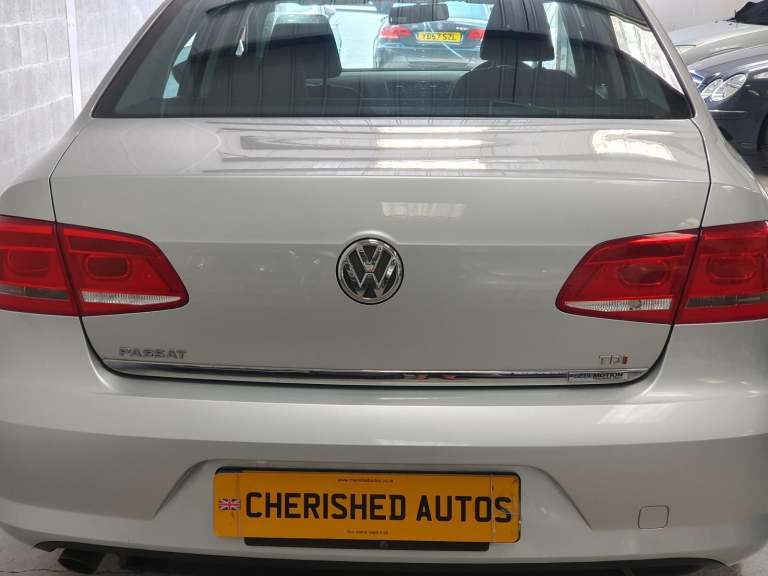 VOLKSWAGEN PASSAT 1.6 TDI BLUEMOTION * GEN 28,000 MILES * FSH* £35 TAX* AMAZING 