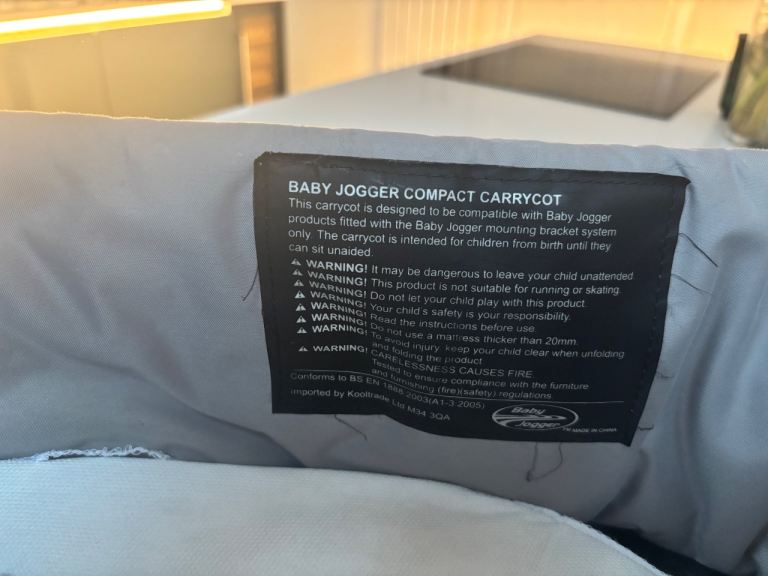 Baby-jogger bassinet/carrycot