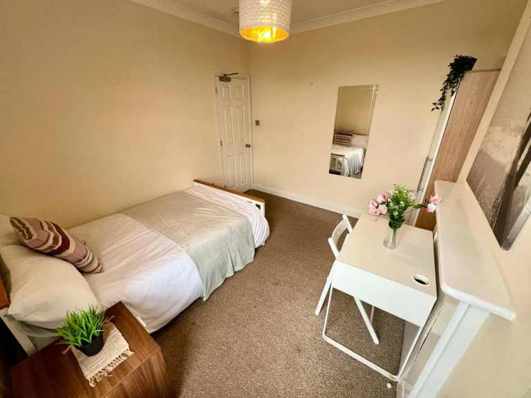 ✨ FURNISHED DOUBLE ROOM AVAILABLE IN BRIXTON 🌟