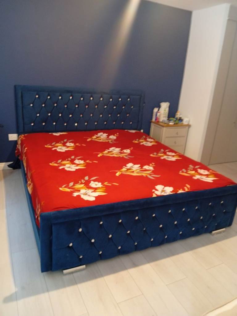 Queen size bed