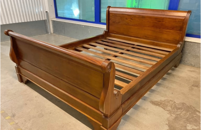 Solid teak king size sleigh bed, excellent quality and condition 
