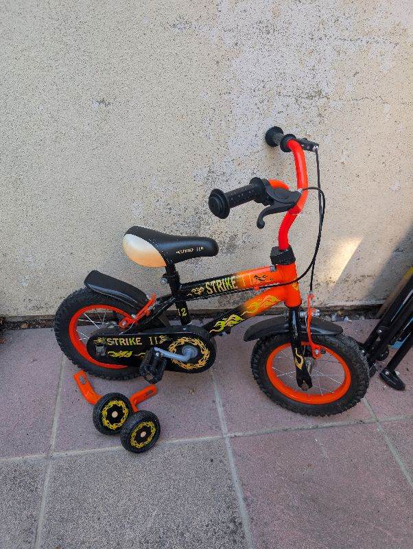Kids 'Strike' Bike 12-inch Wheels with Stabilisers – Orange & Black