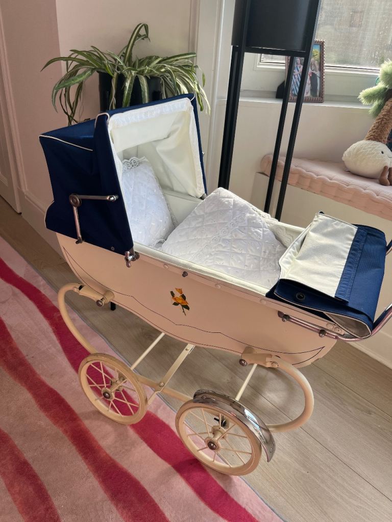 Dolls pram