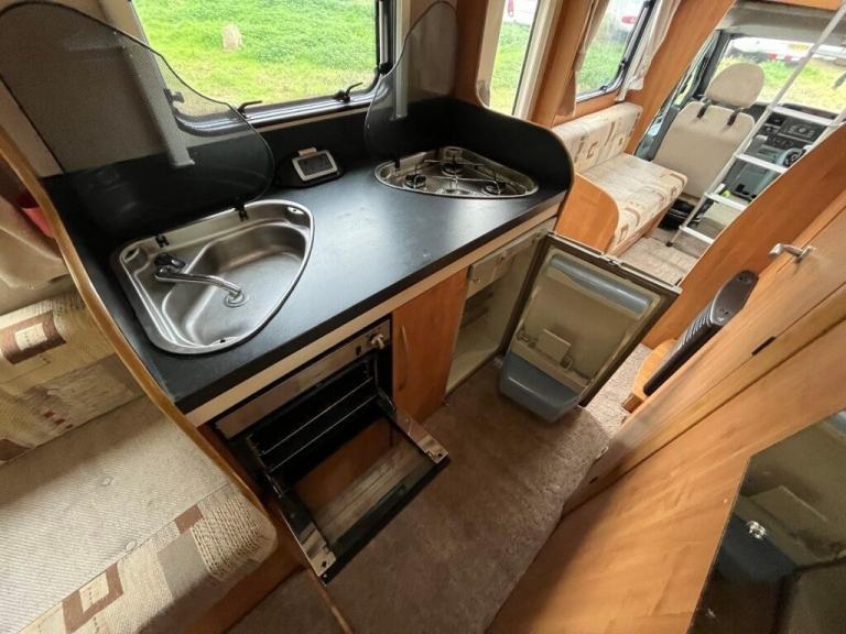 Tribute T720 6 Berth 4 Belt End Lounge Coachbuilt Motorhome 2.2L