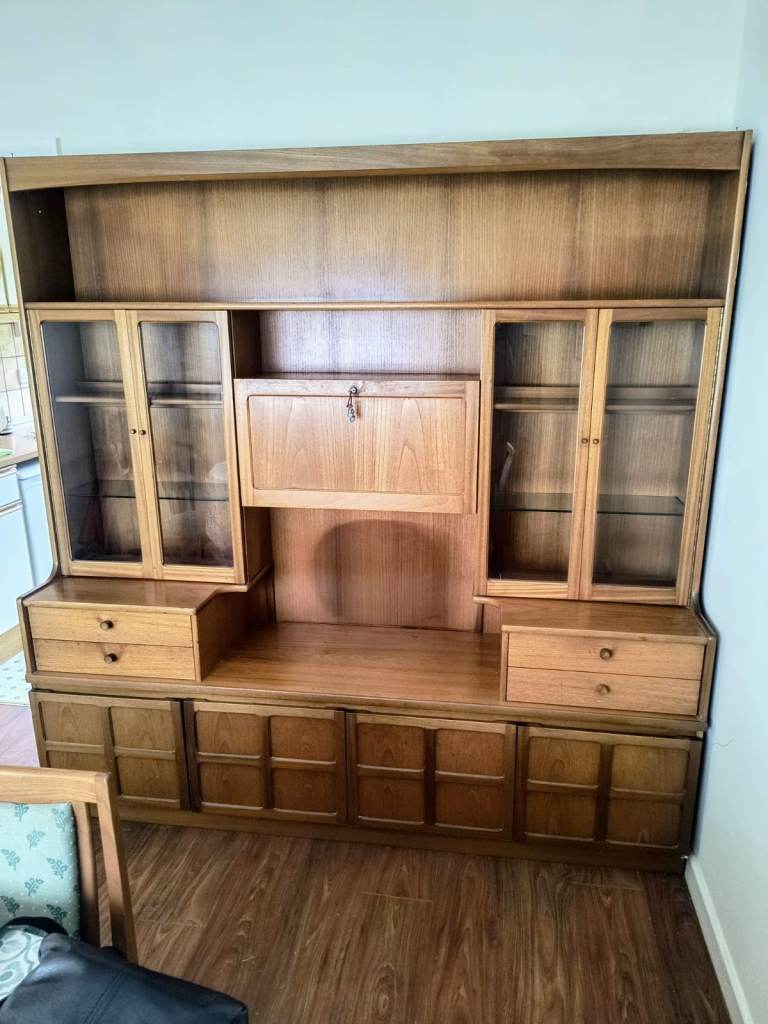 Free dresser unit