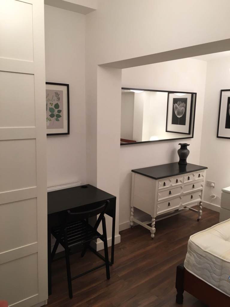 SHORT TERM SINGLE ROOM, 4 MIN WALK TOTTENHAM HALE, WIFI