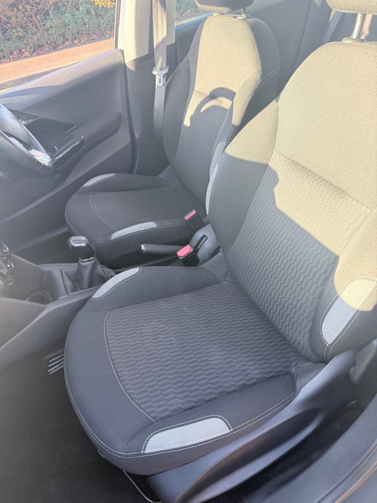 2015 Peugeot 208 1.0 PureTech Active 5dr HATCHBACK Petrol Manual