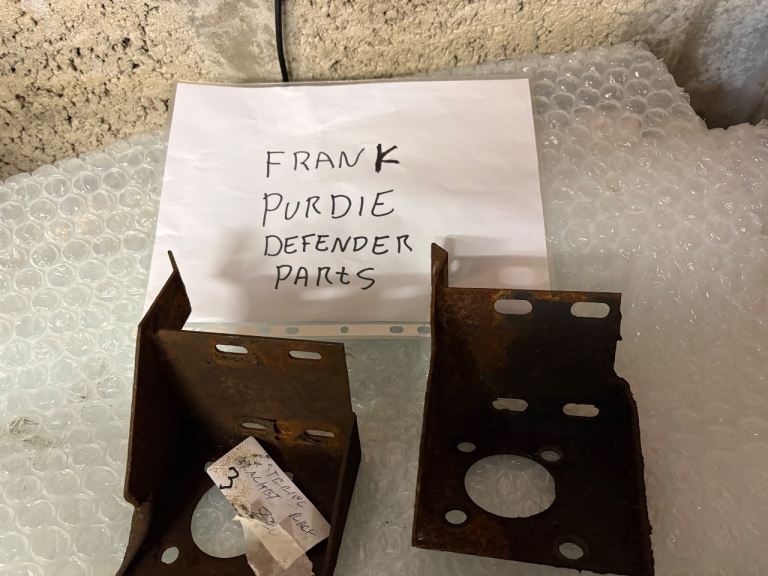 Land Rover steering bracket rack 