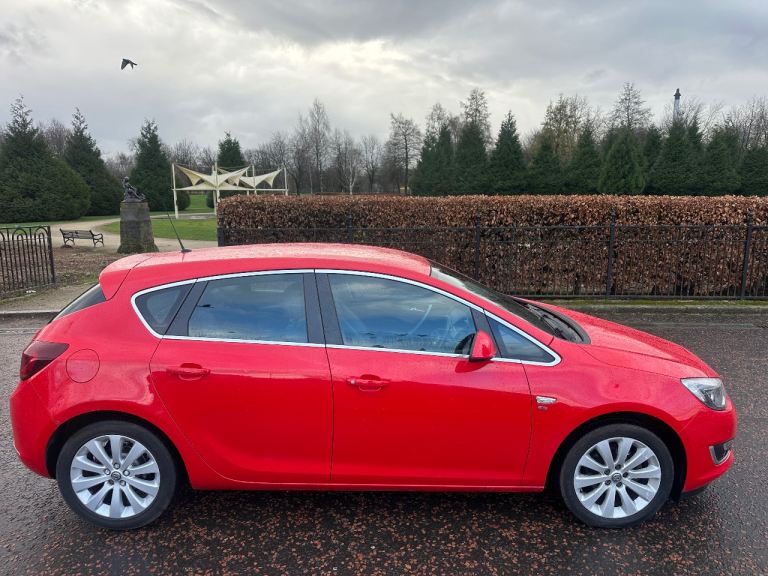STUNNING RED VAUXHALL ASTRA ++5 DRS HATCH BACK ***EXCELLENT CONDITION