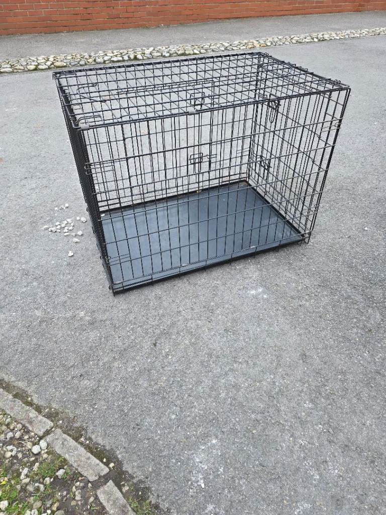 Dog cage large.