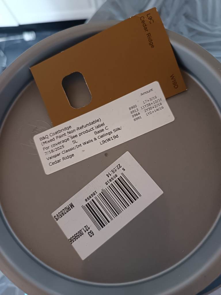 New not opened valspar 5l paint, retro colour