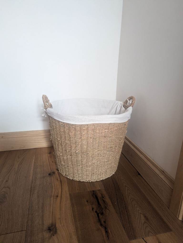 Large Woven Storage Basket with Liner - excellent condition 