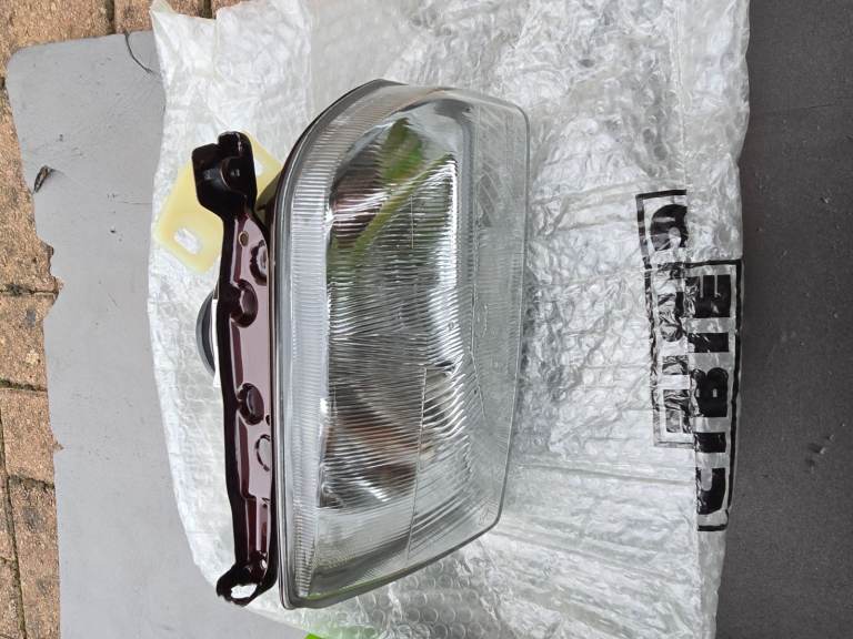 Mk 4 Escort / Orion R/H Headlamp. Valeo Original Equipment. 