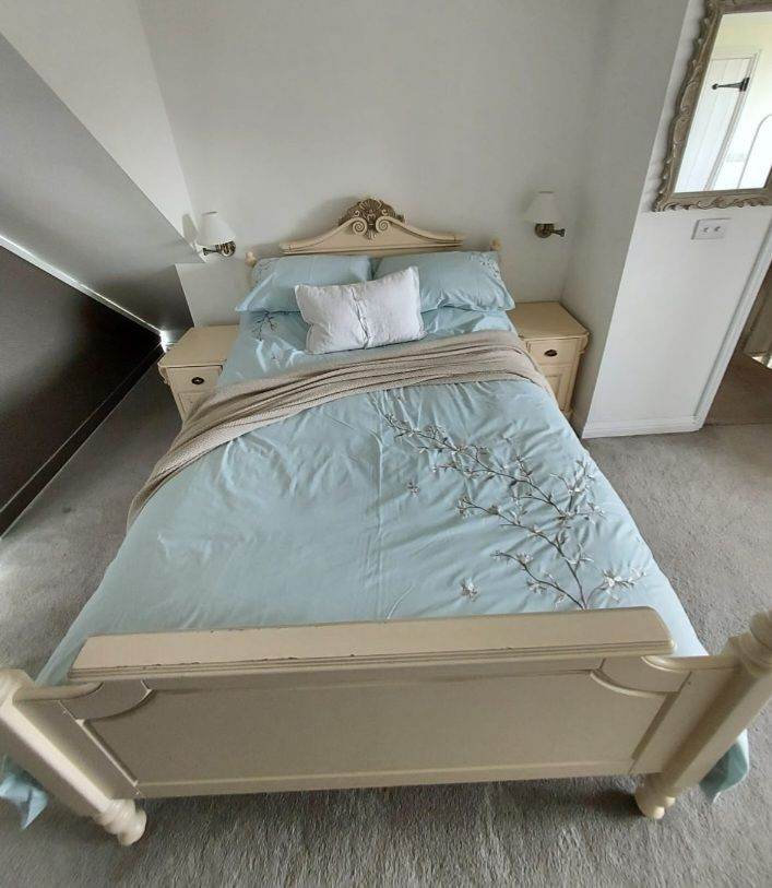 French style Amoré double bed with bedside cabinets 