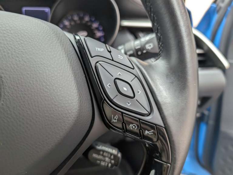  Toyota C-HR 1.8 VVT-h Design SUV 5dr Petrol Hybrid CVT Euro 6 (s/s) (122 ps) - HEATED S Petrol/E...