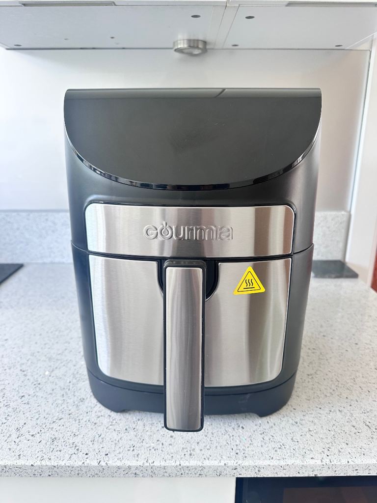 Excellent condition Gourmia 6.7L / 7QT Digital Air Fryer complete with: