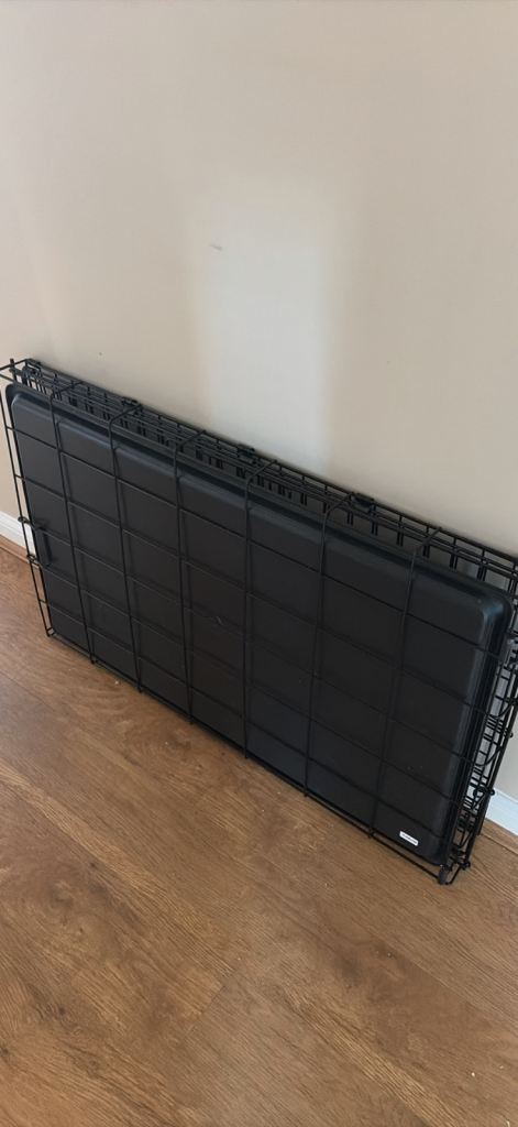 Medium dog crate