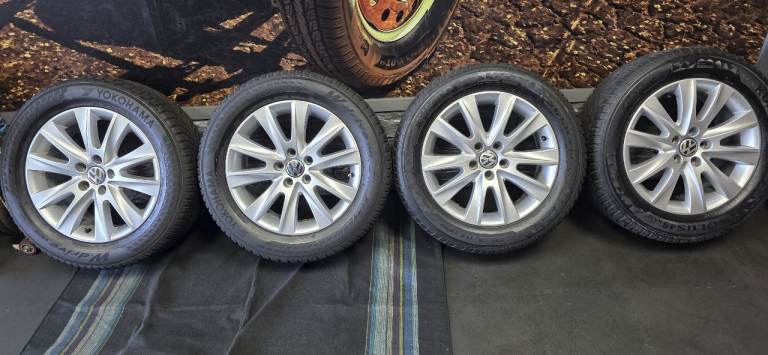 VW Genuine 17 alloy wheels + 4 x tyres 235 55 17 All Season