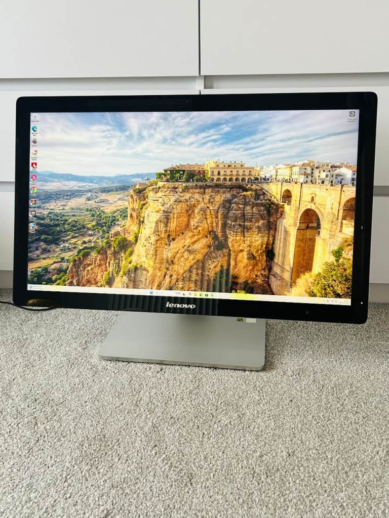 27 Inch QHD Gaming LENOVO AiO - Intel Core i7/ 16g Ram + 256 SSD