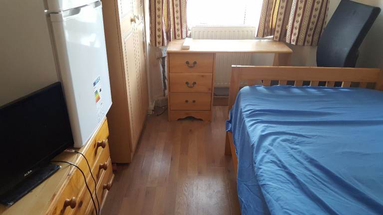 SINGLE ROOM – Neasden near tube station