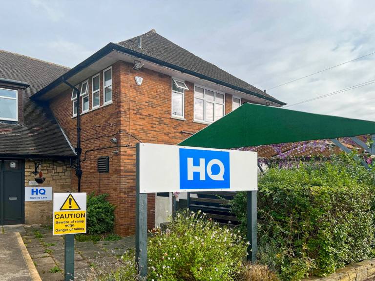 Leeds - LS17 7HW \ Serviced Office with 2 Desks