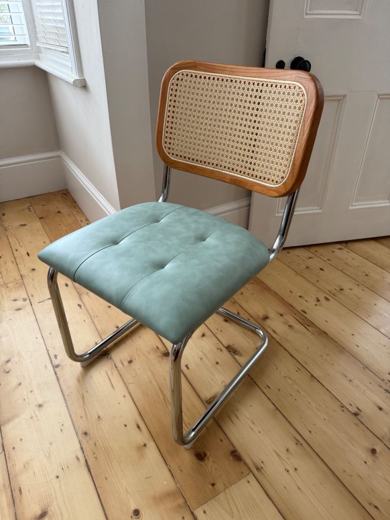 Beautiful mid-century style dinning chairs