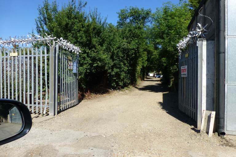 Unit To Rent in Walthamstow, E17 4HU