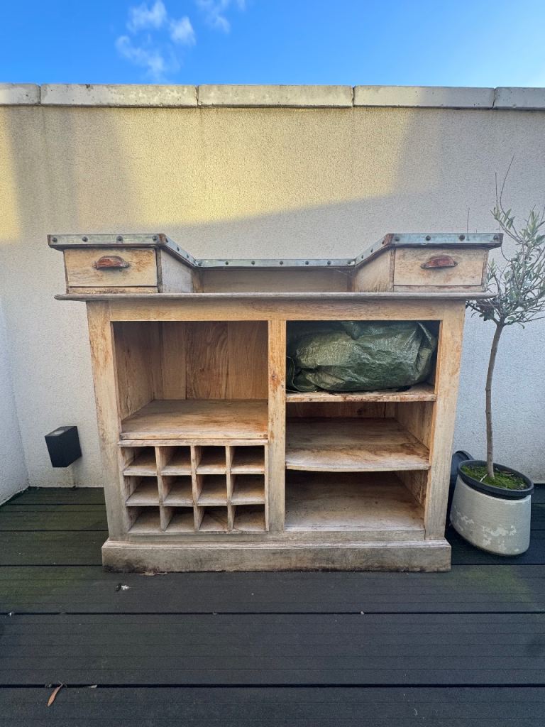 Oak bar unit 
