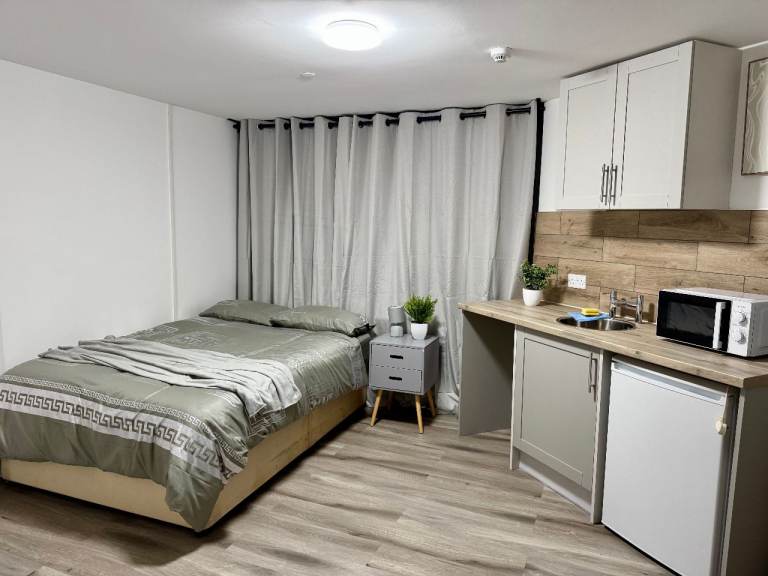 Renovated Studio in Central Wednesbury | £230 per week | Most Bills Included