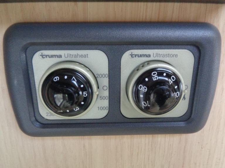 Auto-Sleepers Nuevo 2 Berth Peugeot Boxer DIESEL MANUAL 2004