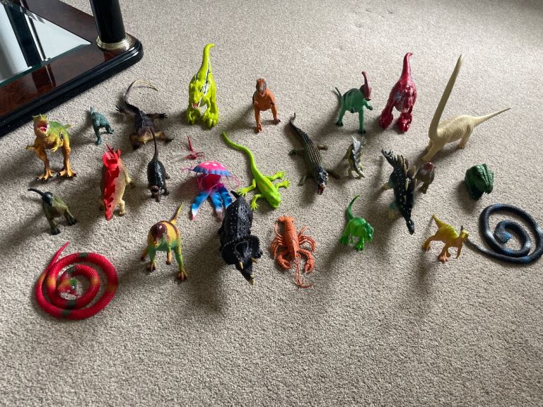 Large Bundle of Dinosaur and Reptile Figures – Good Condition