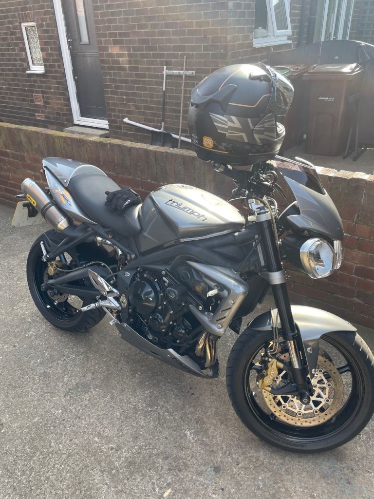 Triumph, STREET, 2009, 675 (cc)