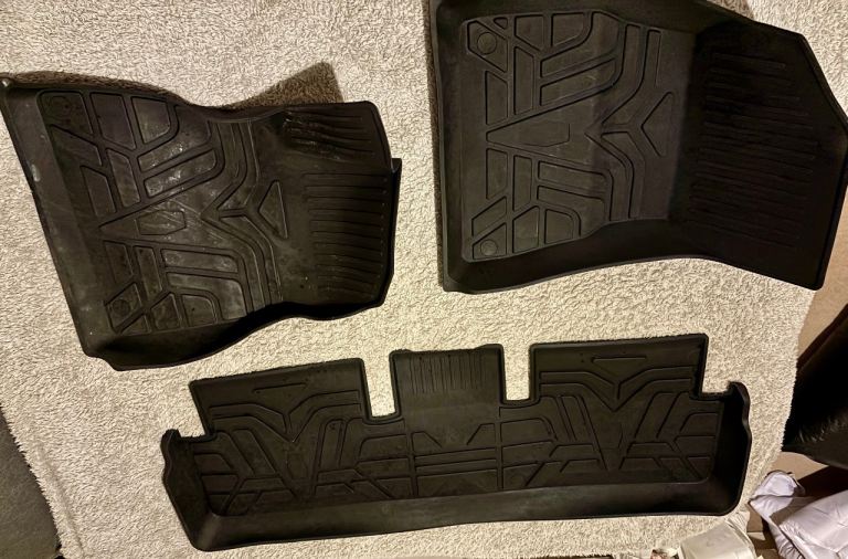 Rubber floor mats for Tesla 3