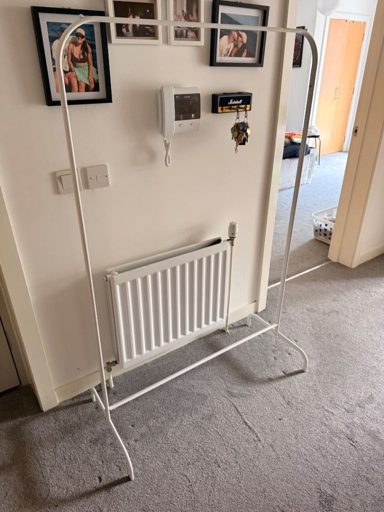 Metal clothing rail