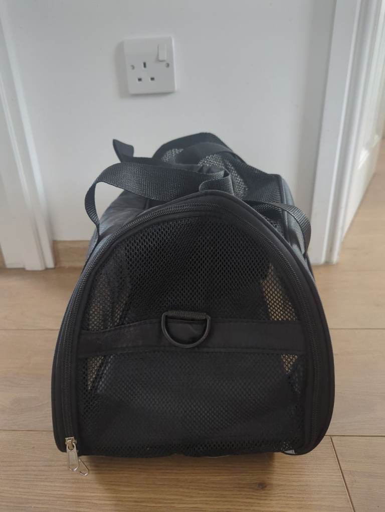 Cat carrier unused 