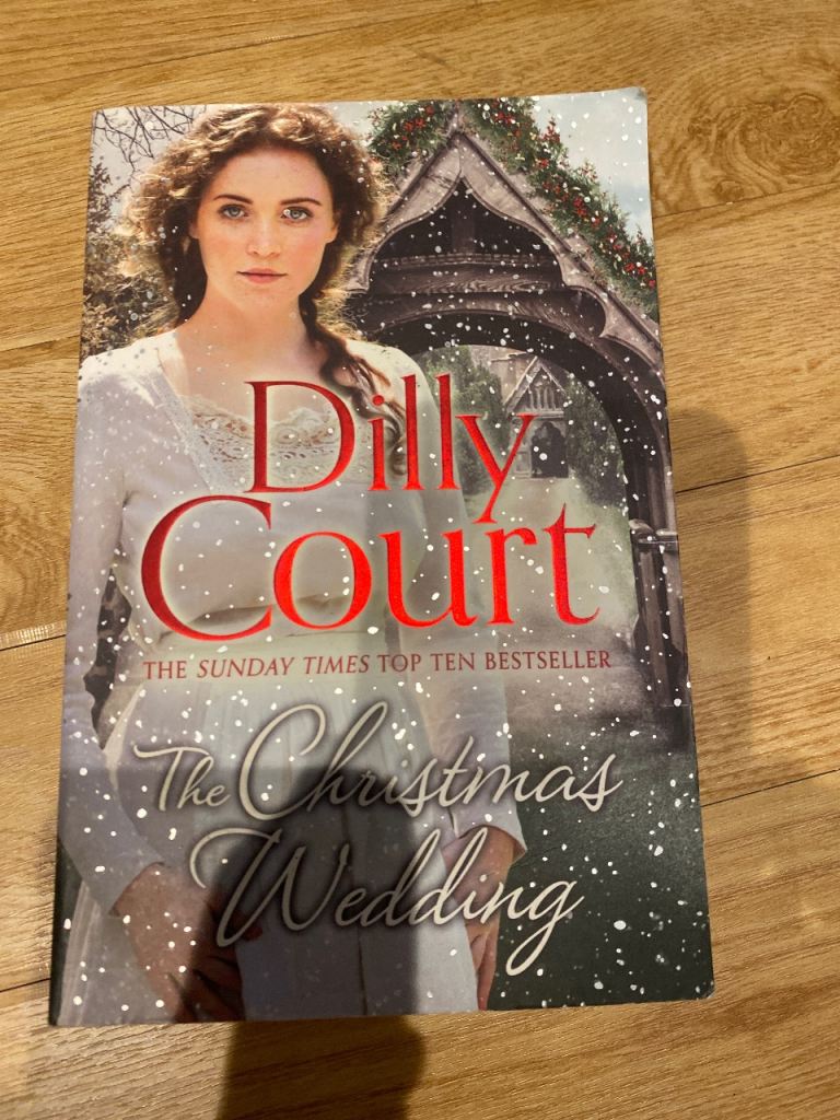 Dilly Court 'The Christmas Wedding' Book – As Good As New