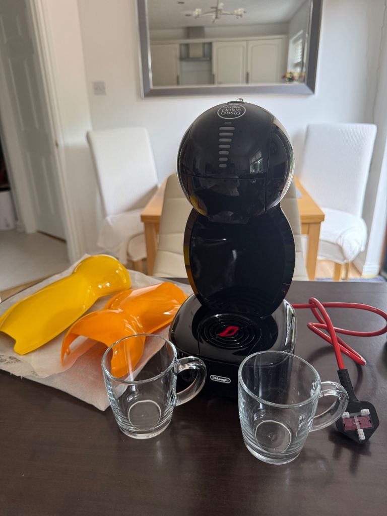 **SOLD!!** Nescafe Dolce Gusto Genio S Plus Coffee Machine & Milk frother 
