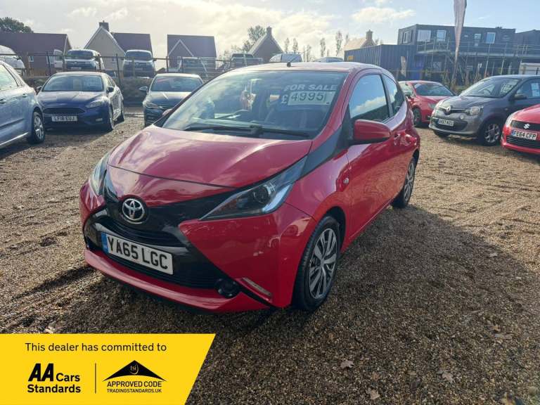 2016 Toyota AYGO 1.0 VVT-i X-Play 3dr HATCHBACK Petrol Manual