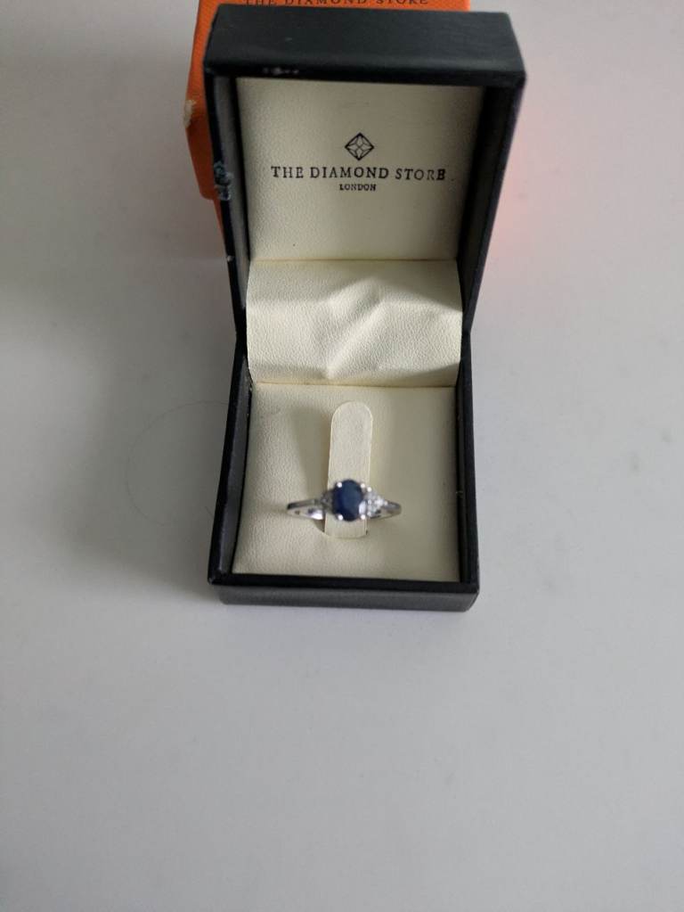 Sapphire 1.00ct And Diamond 18K White Gold Ring