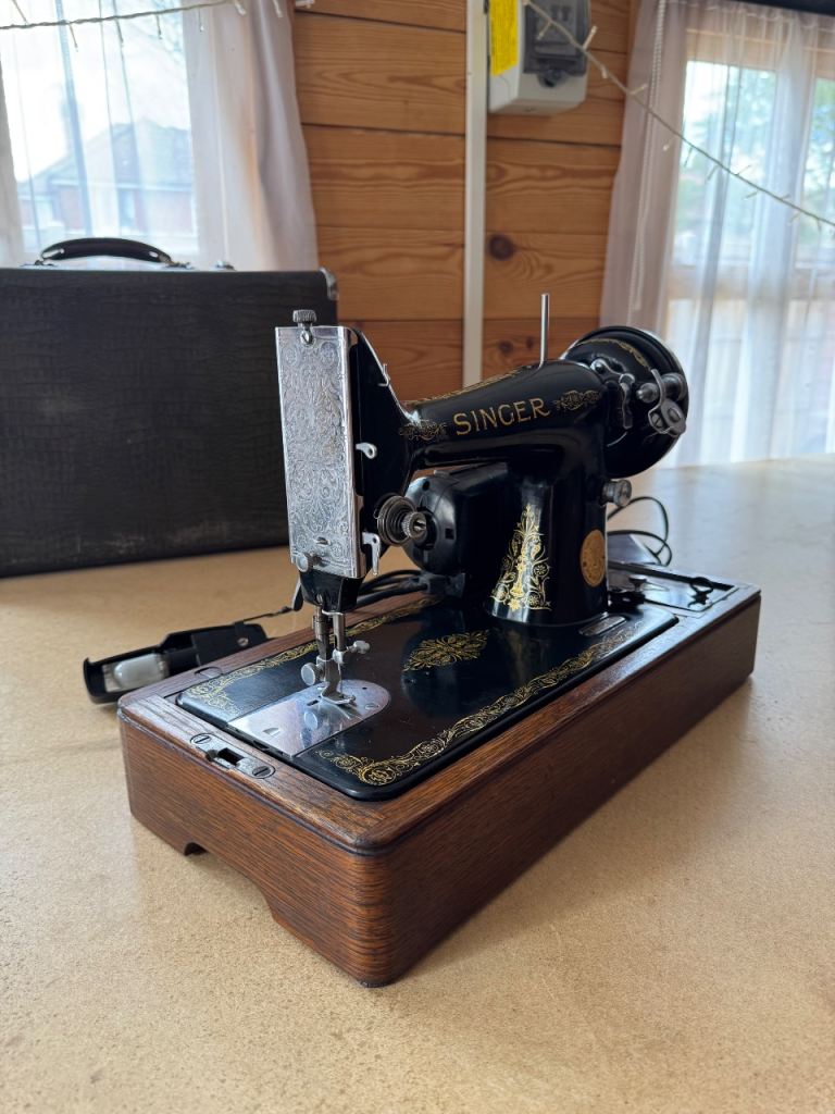 Vintage 1939 Singer 99k Electric Sewing Machine