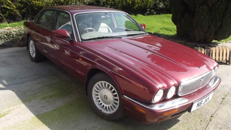 Jaguar, V8 XJ SERIES, Saloon, 1998, Automatic, 3.2 4 doors. Needs recommissioning