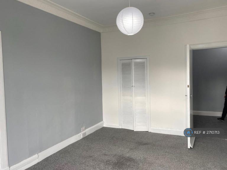 1 bedroom flat in The Terrace, Port Bannatyne, Isle Of Bute, PA20 (1 bed) (#2710713)