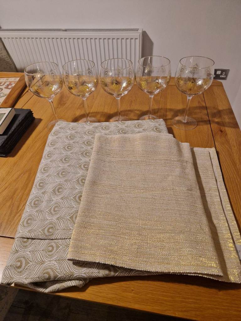 John Lewis Gold Peacock Pattern Wine/Gin Glasses & Matching Table Linens Set