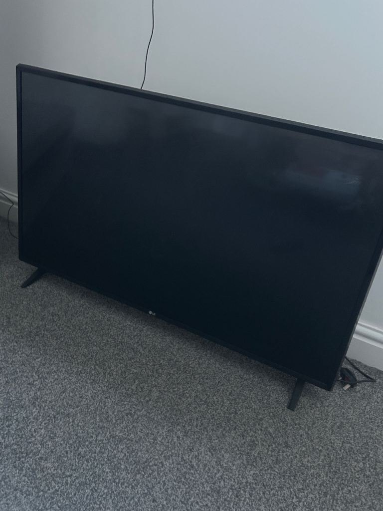 SMART LG tv model number 43UM7050PLF