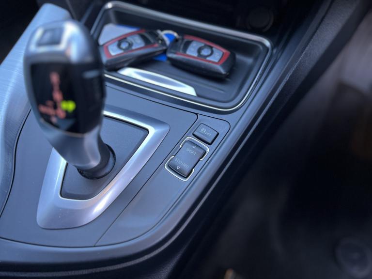 BMW 3 SERIES 2.0 320d Sport Saloon 2015